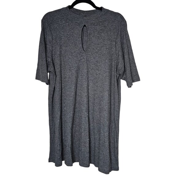 Torrid 2x Grey Ribbed Tunic Top Half Sleeve Keyhole Mock Neck Minimalist Office - Picture 1 of 5